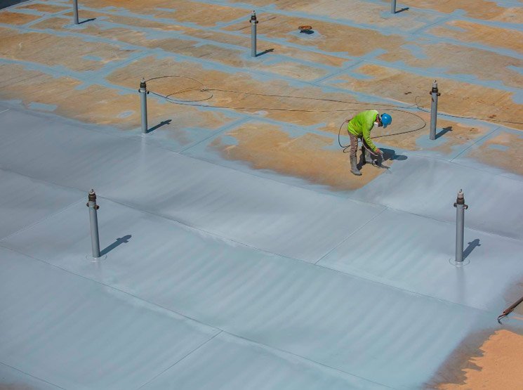 Cómo reparar una impermeabilización de poliurea en Castelldefels
